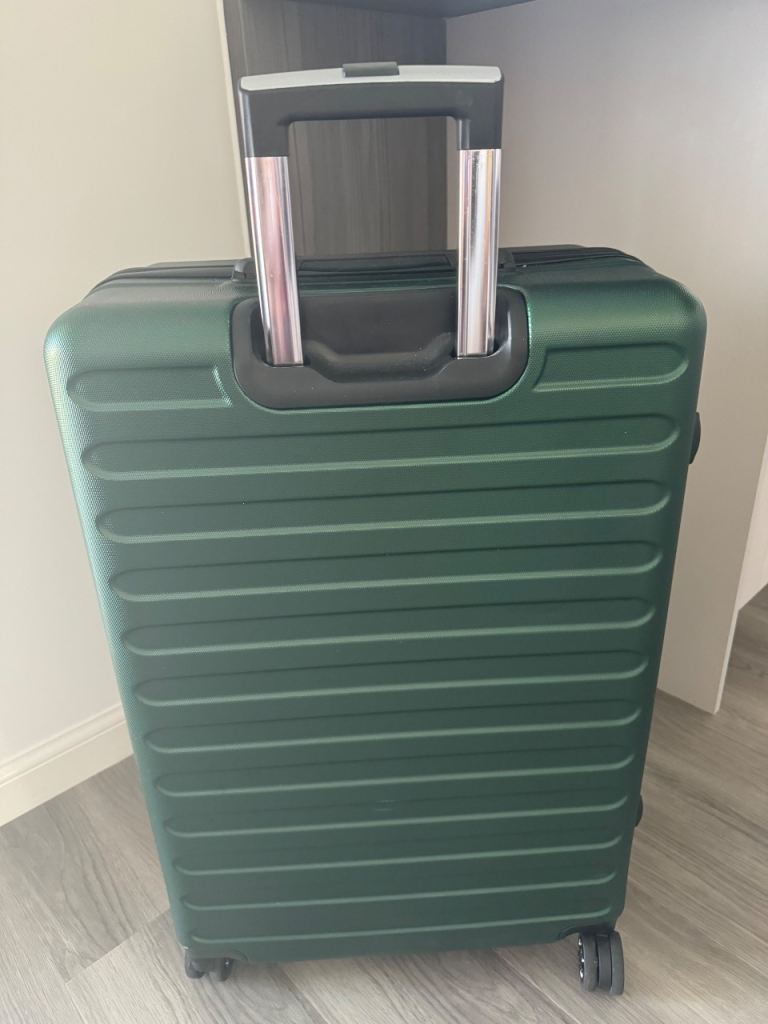 FLIEE Hard Shell Suitcase - Nearly NEW Green Travel Luggage