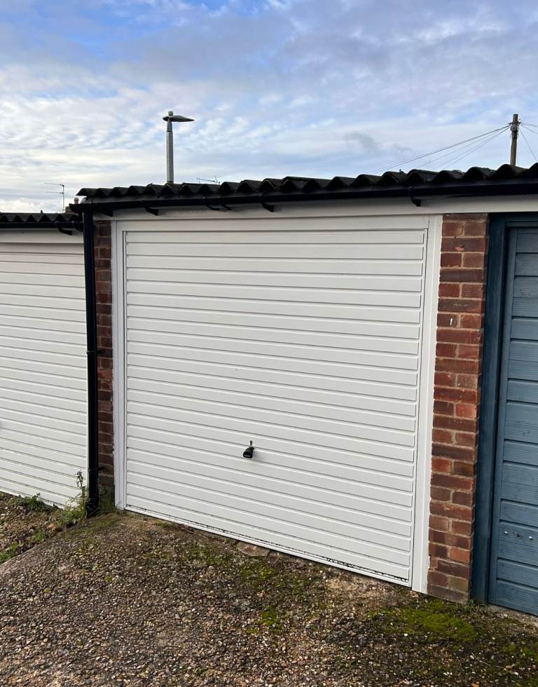 Garage To Let