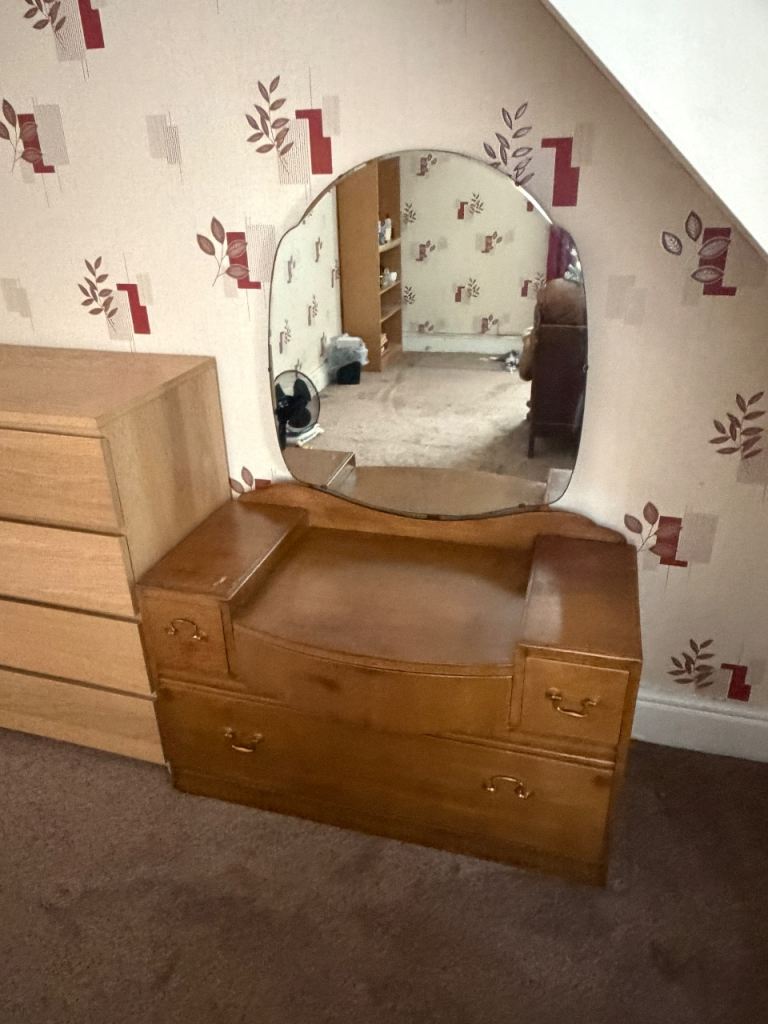 Wooden antique dressing table with four drawers