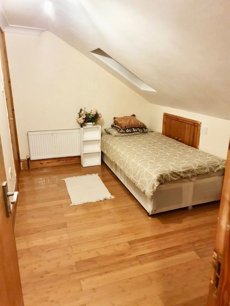 Rent Loft Double Room Ensuite  Own Kitchenette