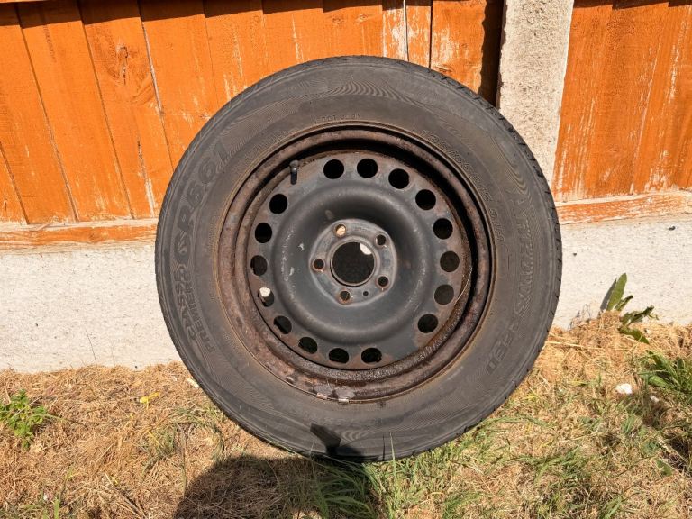 Car tyre 