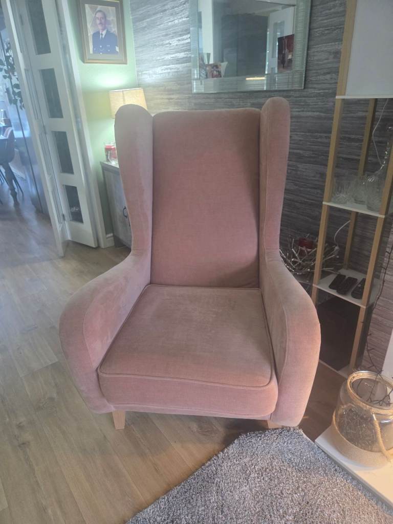 Wing back chair