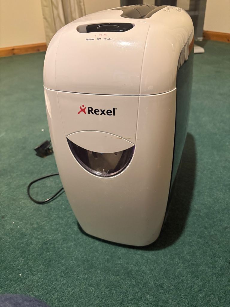 Rexel 11 sheet shredder 