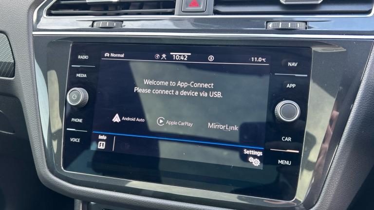 2022 Volkswagen Tiguan 2.0 TDI 200 4Motion R-Line 5dr DSG ESTATE DIESEL Automatic