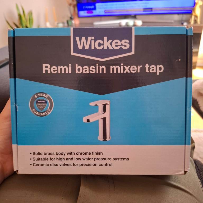 Basin mixer tap