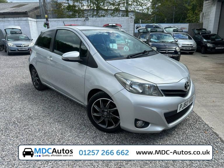 2013 Toyota Yaris 1.33 VVT-i Trend 3dr, FULL HISTORY, SAT NAV, REVERSE CAMERA, 2 KEYS HATCHBACK P...