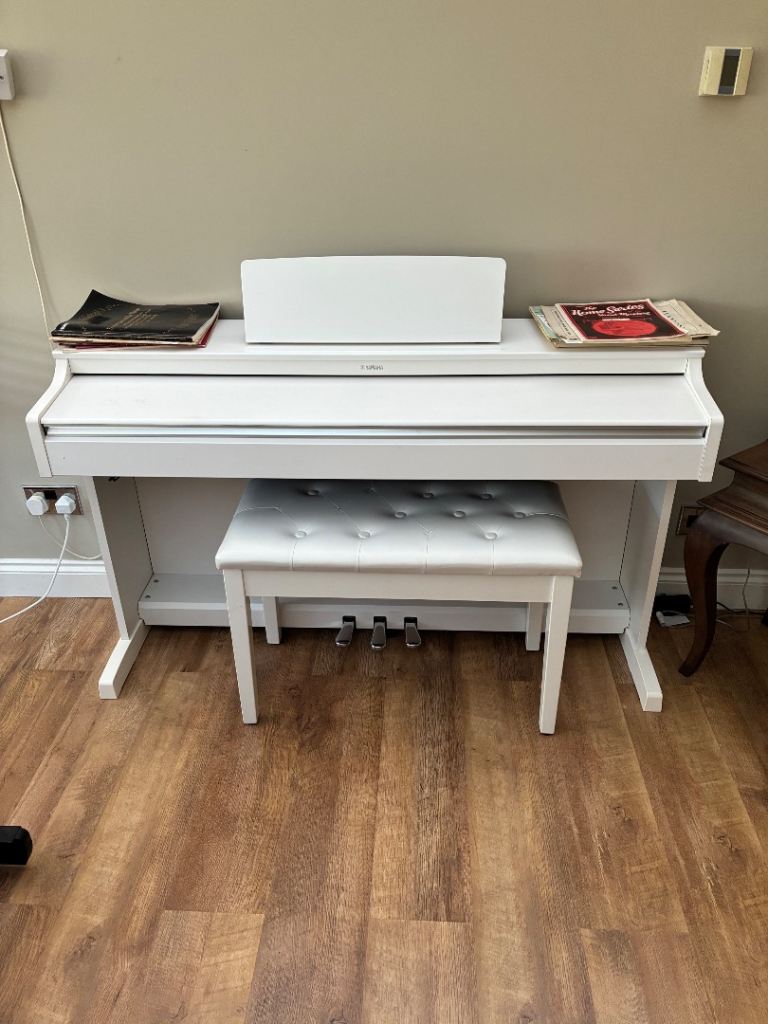 White Yamaha piano YDP-163 Digital Piano 