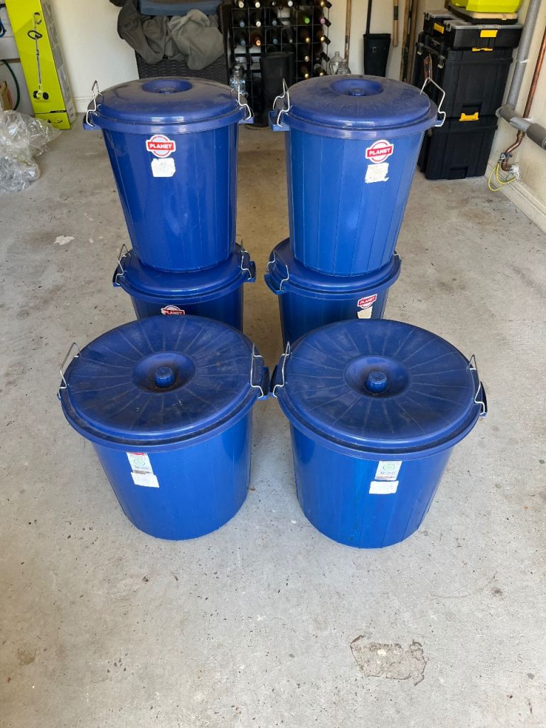 6  Blue Plastic bins with Lids – Good Condition