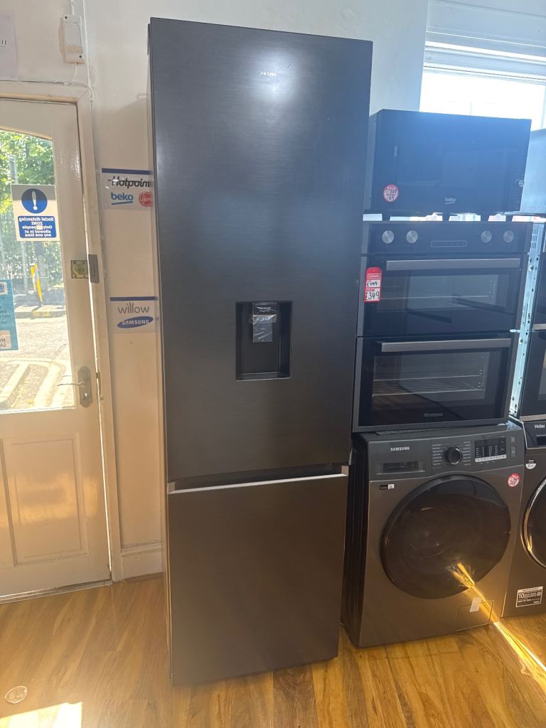 😇NEW😇RRP £999!! Samsung Serie 4 Tall Fridge Freezer - Smart WiFi Function - Frost Free 