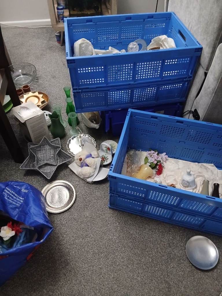 Mixed Glassware and Decorative Items – Good Condition