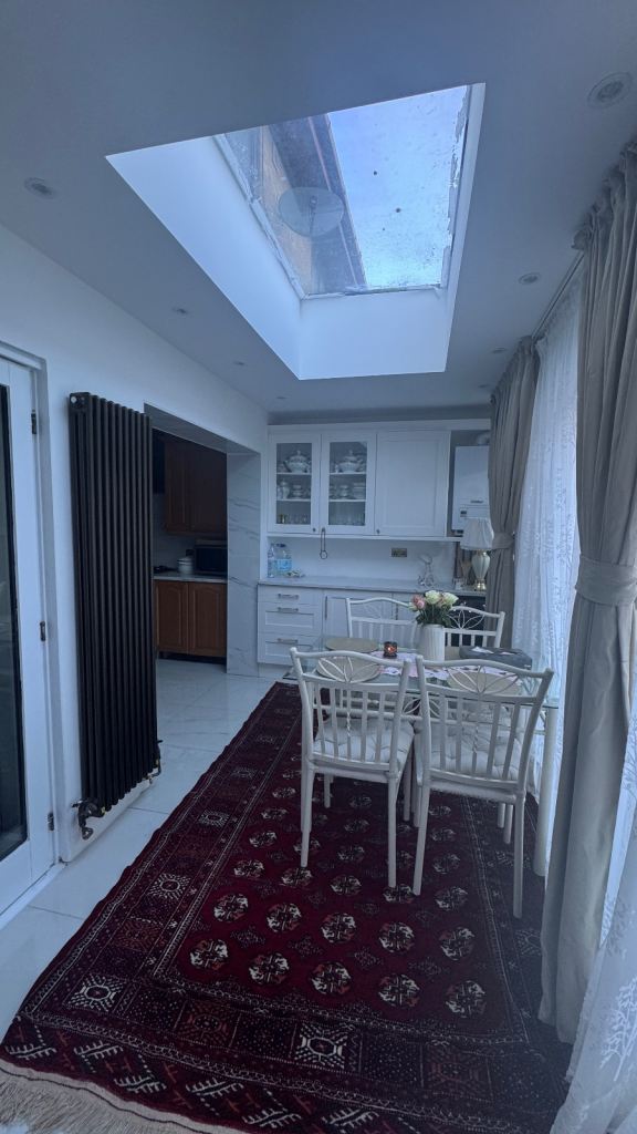 Beautiful house room to rent 