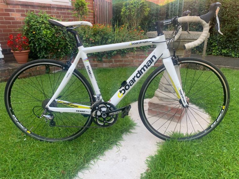 BOARDMAN TEAM C FULL WHITE CARBON ROAD BIKE,53cm FRAME,TIAGRA SHIFTERS/105 GEARS