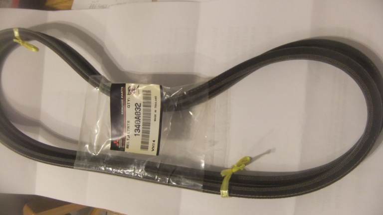 1340A032 MITSUBISHI SHOGUN ALTERNATOR BELT SET MATCHED PAIR GENUINE 2007 - 2017 3.2 