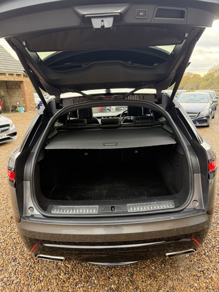 LAND ROVER RANGE ROVER VELAR 3.0 D300 R-Dynamic HSE 2019