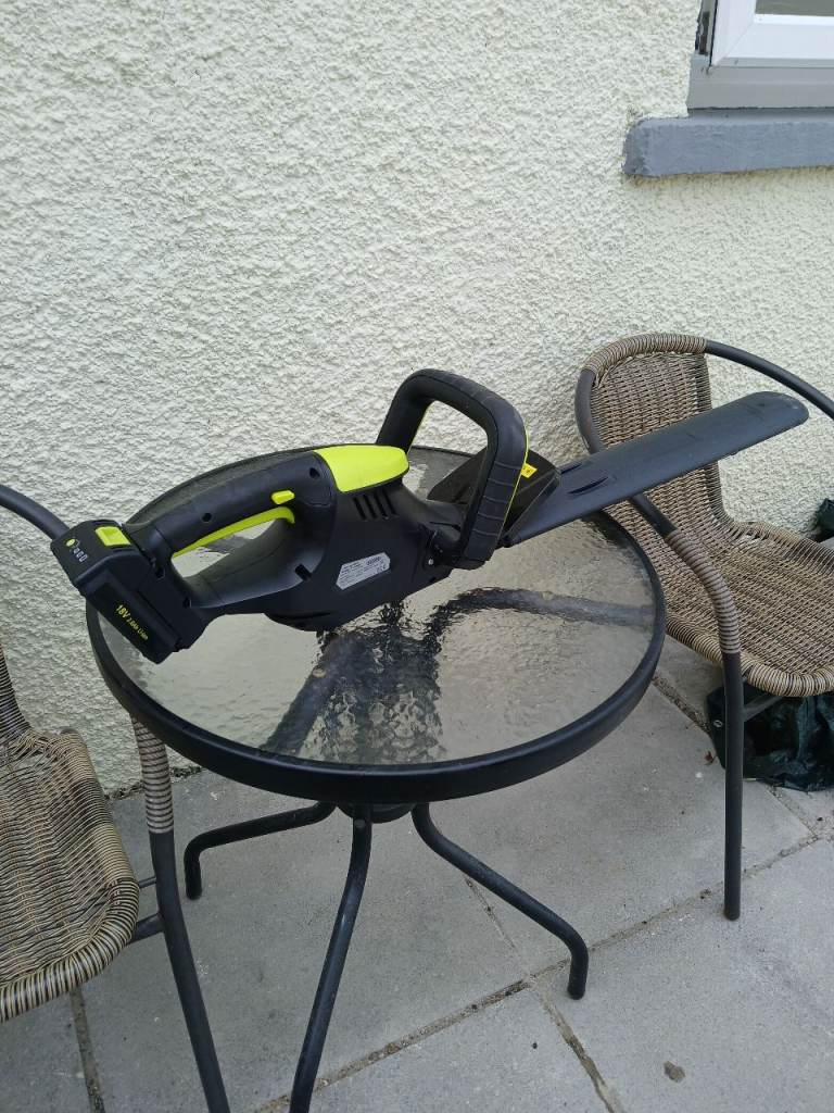 Draper edge cutter like new put lost charger only used a couple times