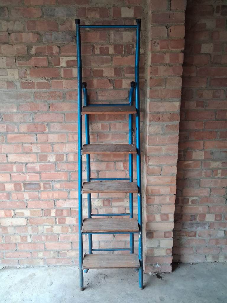 Tall ladder FREE if collect today/ tomoz