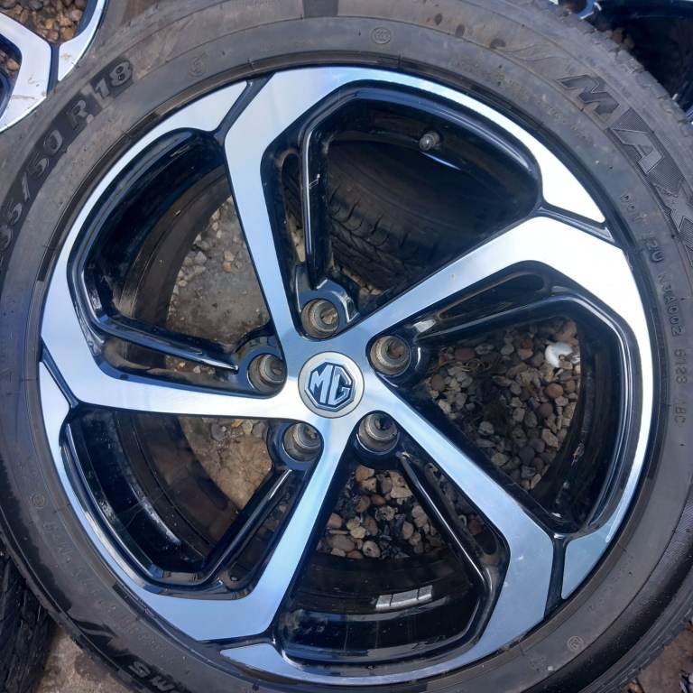 Mg zs alloy wheel and good tyre