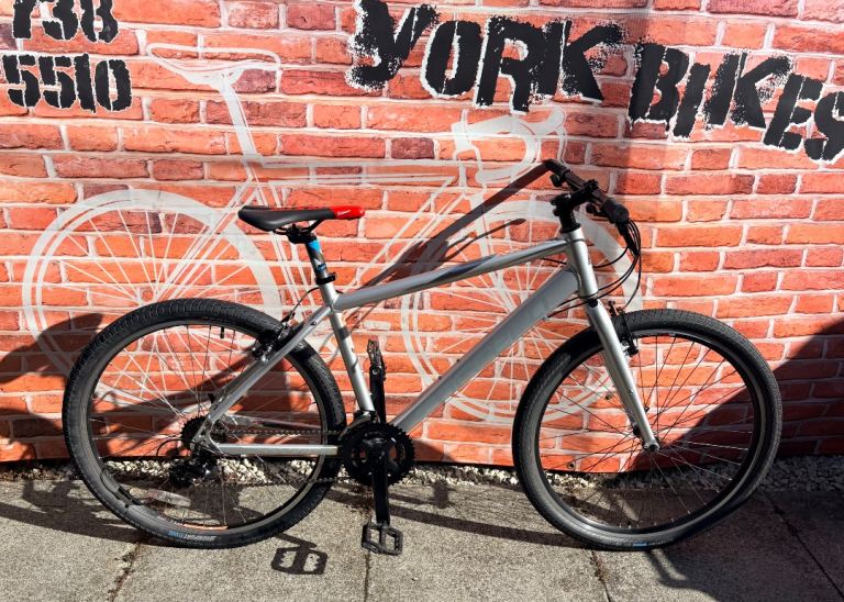 Gents carrera mountain bike 18” alloy frame 27.5” wheels £90
