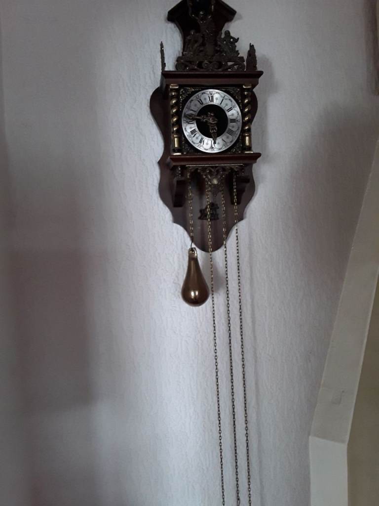Old clock wall dutch not working 