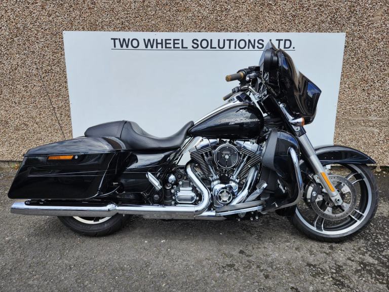 Harley-Davidson FLHXS 1690 Street glide special in stunning condition 