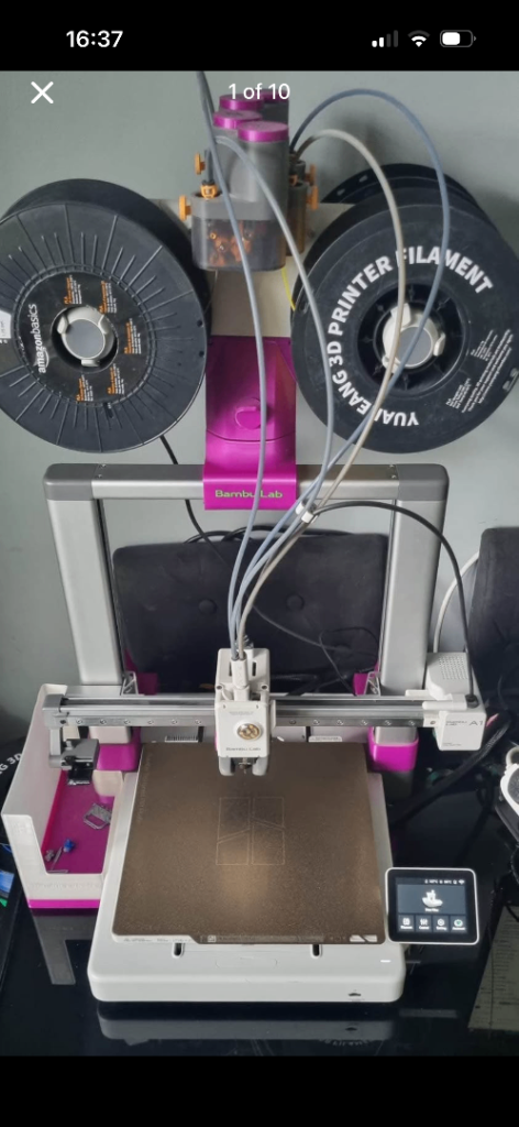 3D Printer with Various Filaments – Good Condition