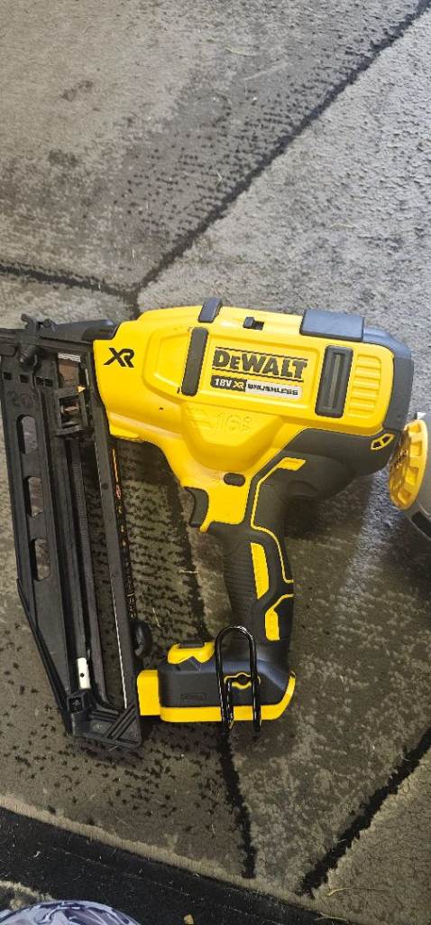 DeWalt Cordless Nail 18v