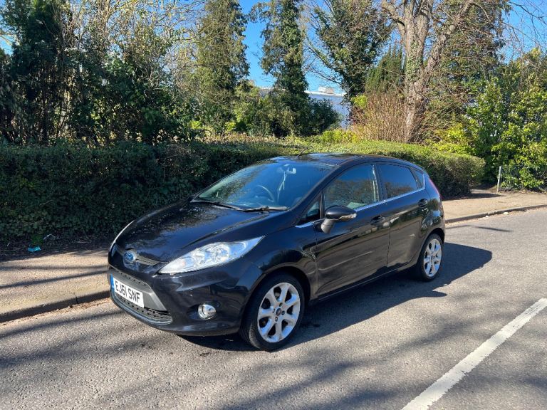 Ford Fiesta Zetec 1.4 petrol 2011-Black Hatchback