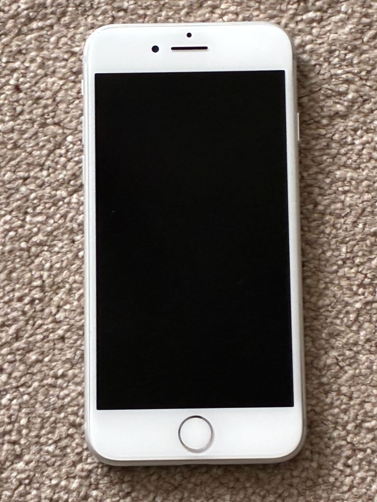 £55. Apple iPhone 8 256GB White – Good Condition.