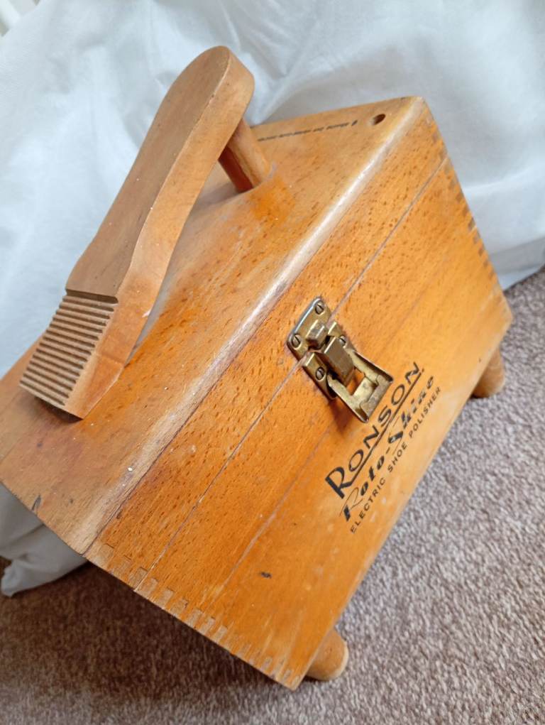 Vintage mid century shoe shine box   .
