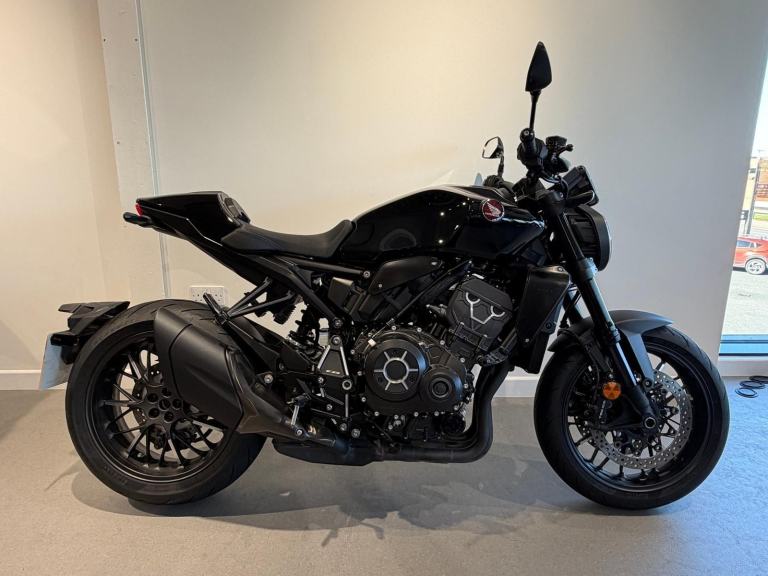 2022 HONDA CB1000R, '22 Plate with 2654 miles