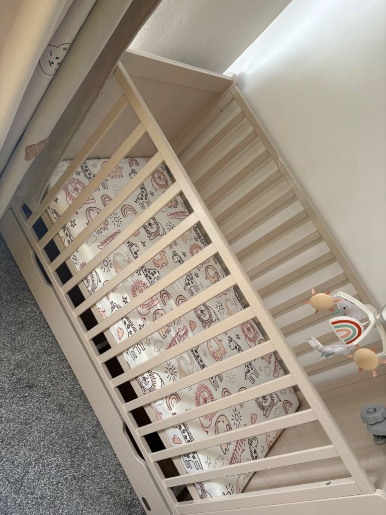 Puggle Chelford Sleigh Cot with Drawer & Mattress