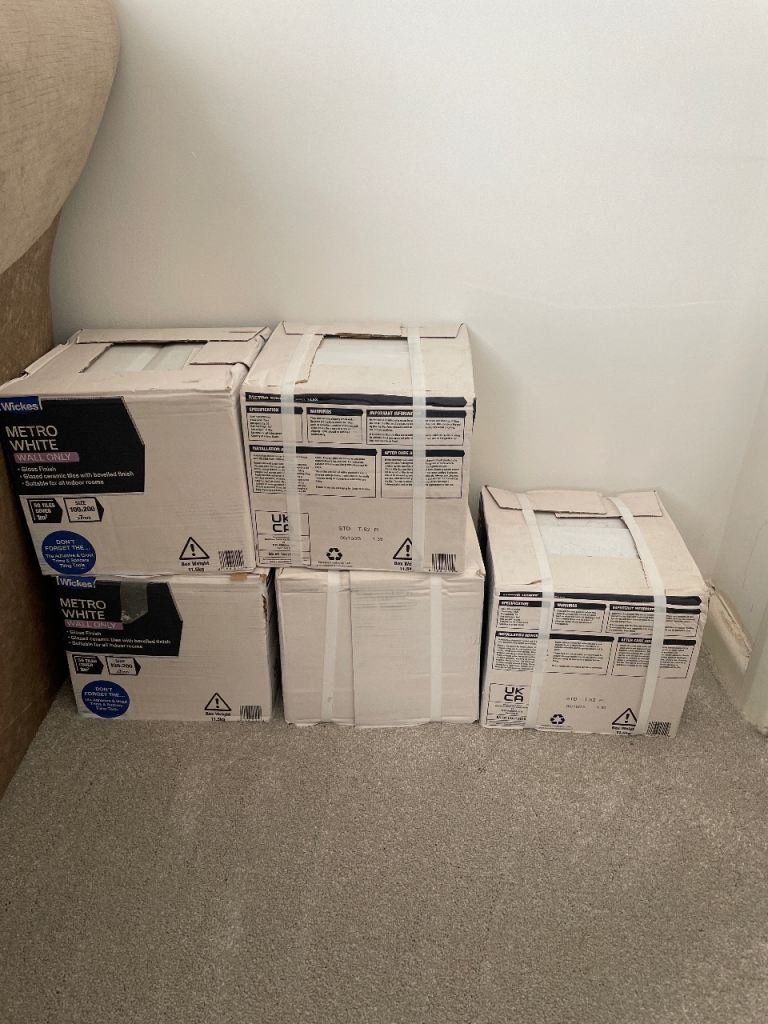 White metro tiles 