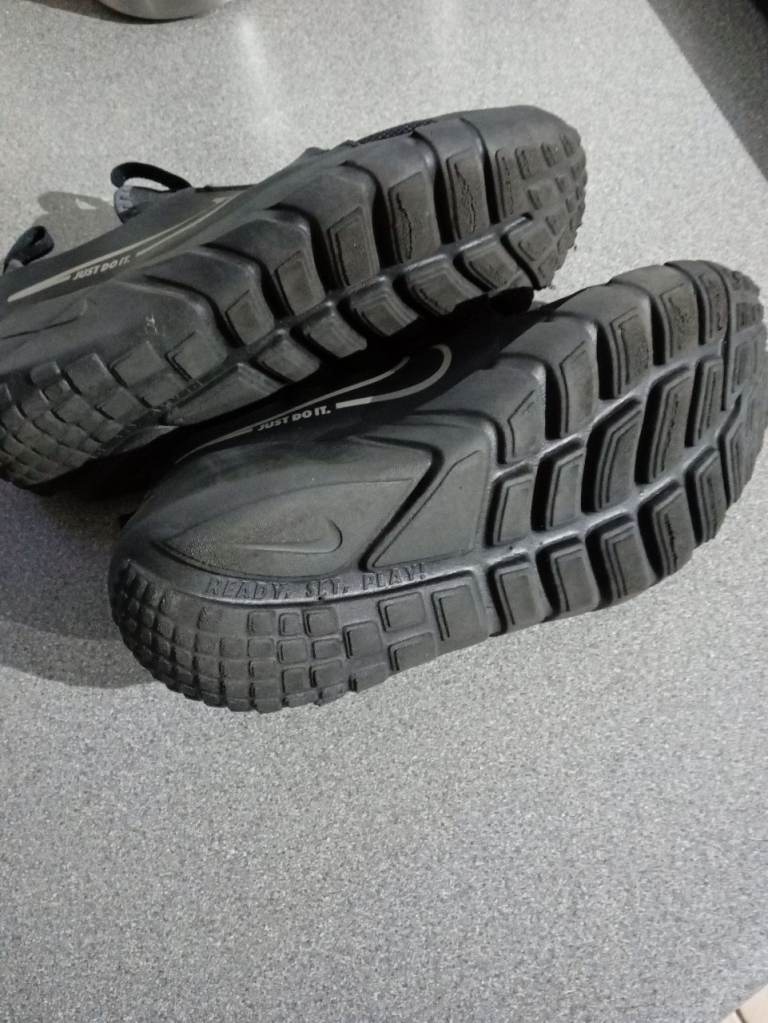 Nike shoes 4.5UK