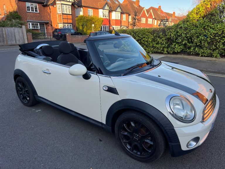 Mini Cooper 2010 Convertible 
