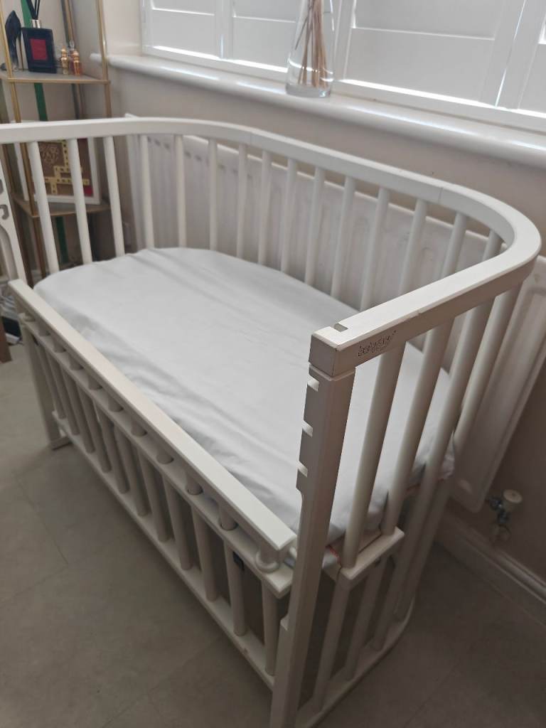 White Wooden original Babybay bedside sleeper with Mattress – excellent Condition
