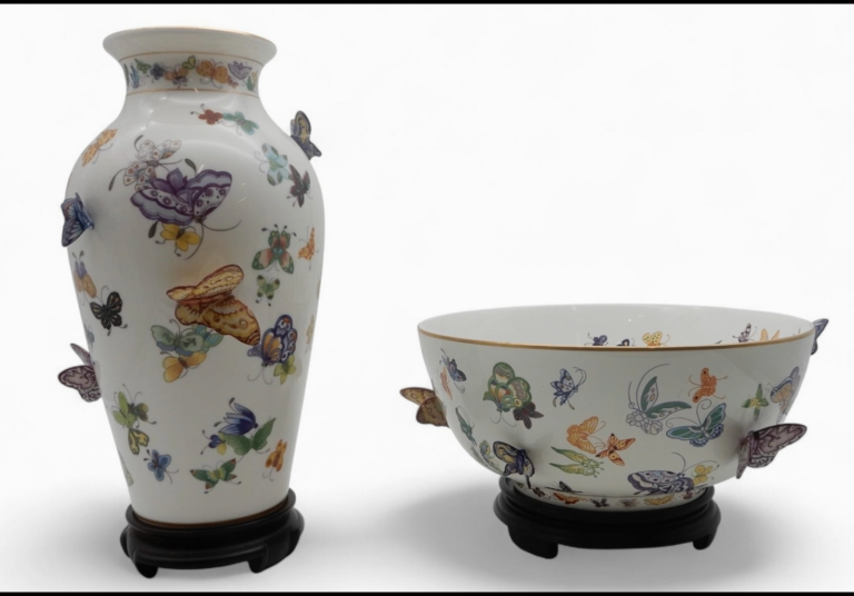 A Franklin Mint Piece designed by Mei - Lin - Li