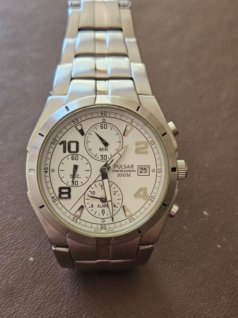Mens Pulsar watch by Seiko