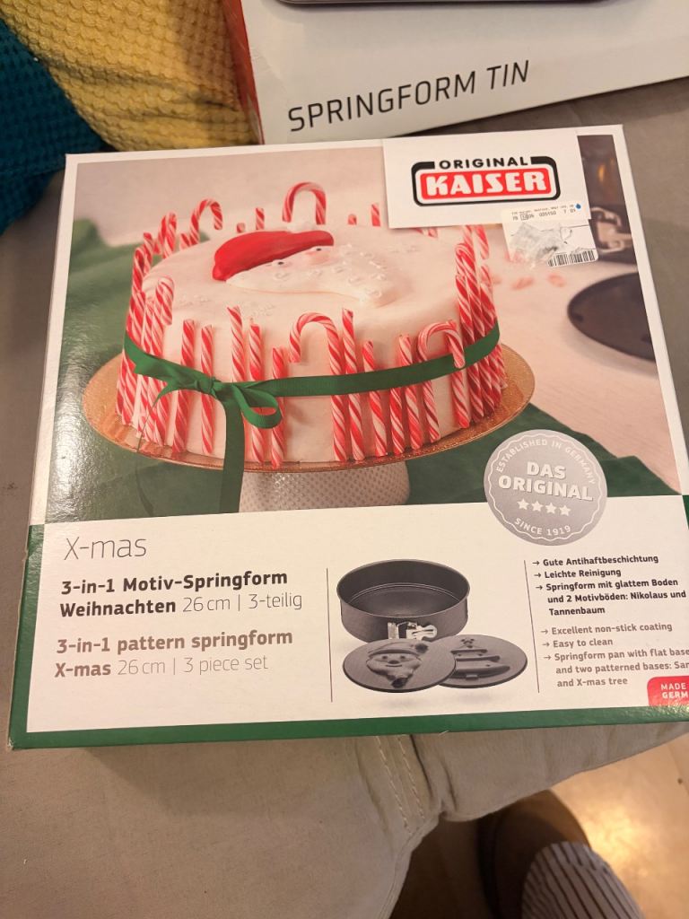 Kaiser X-mas 3-in-1 Springform Cake Tin Set 26cm – NEW