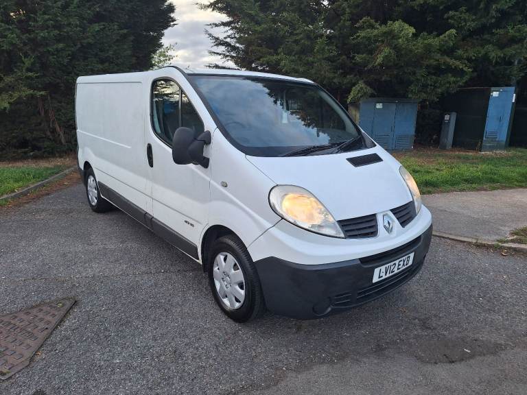 2012 Renault Traffic LWB, Long MOT.