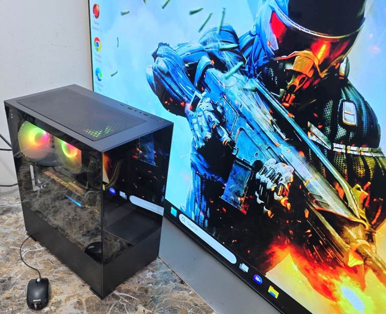 REDUCED CUBE Gaming PC, RTX 2070,core i5 gen 9, 2.9GHz,16GB RAM,256GB SSD+1TB HDD