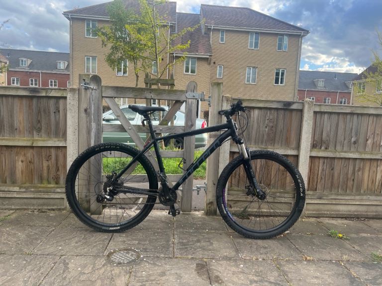Carrera vengeance mountain bike L frame LIKE NEW bike 