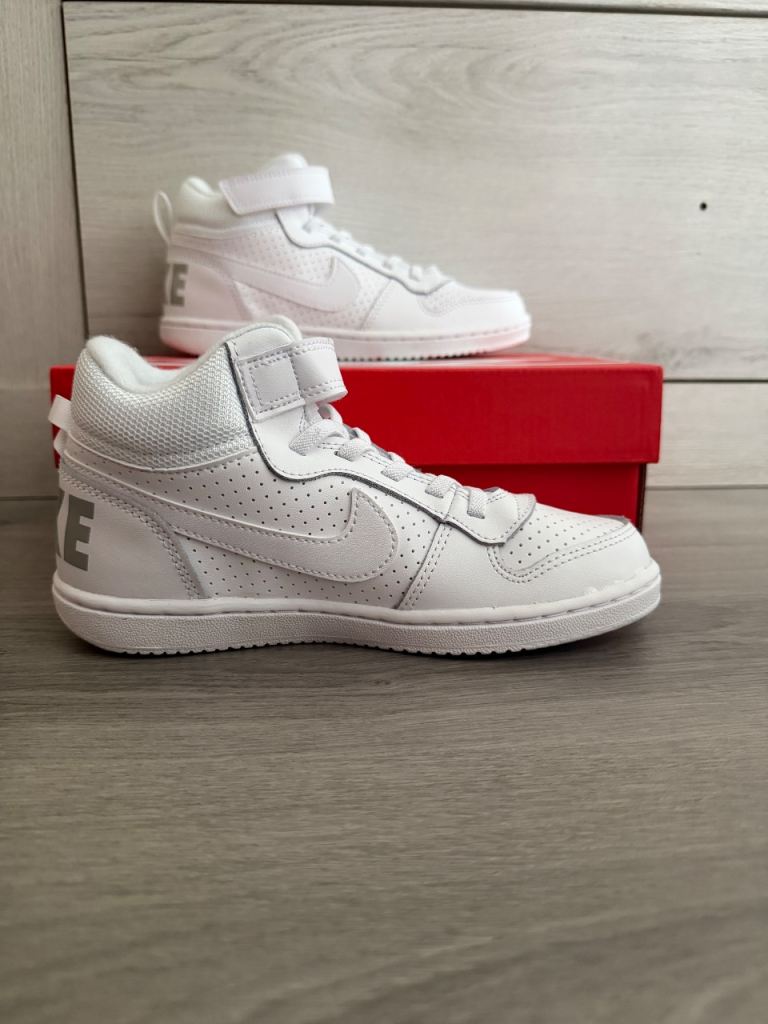 Brand new Nike court borough mid 2