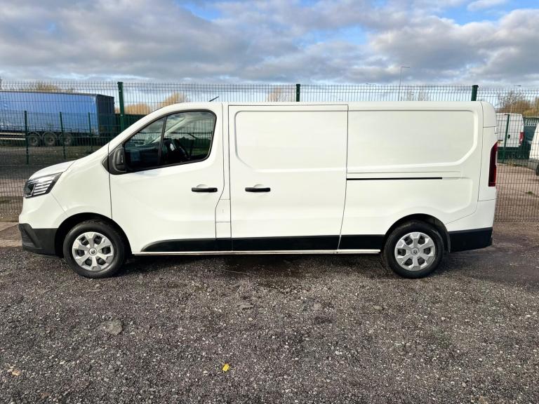 2023 Renault Trafic LL30 Blue dCi 130 Business+ Van PANEL VAN DIESEL Manual