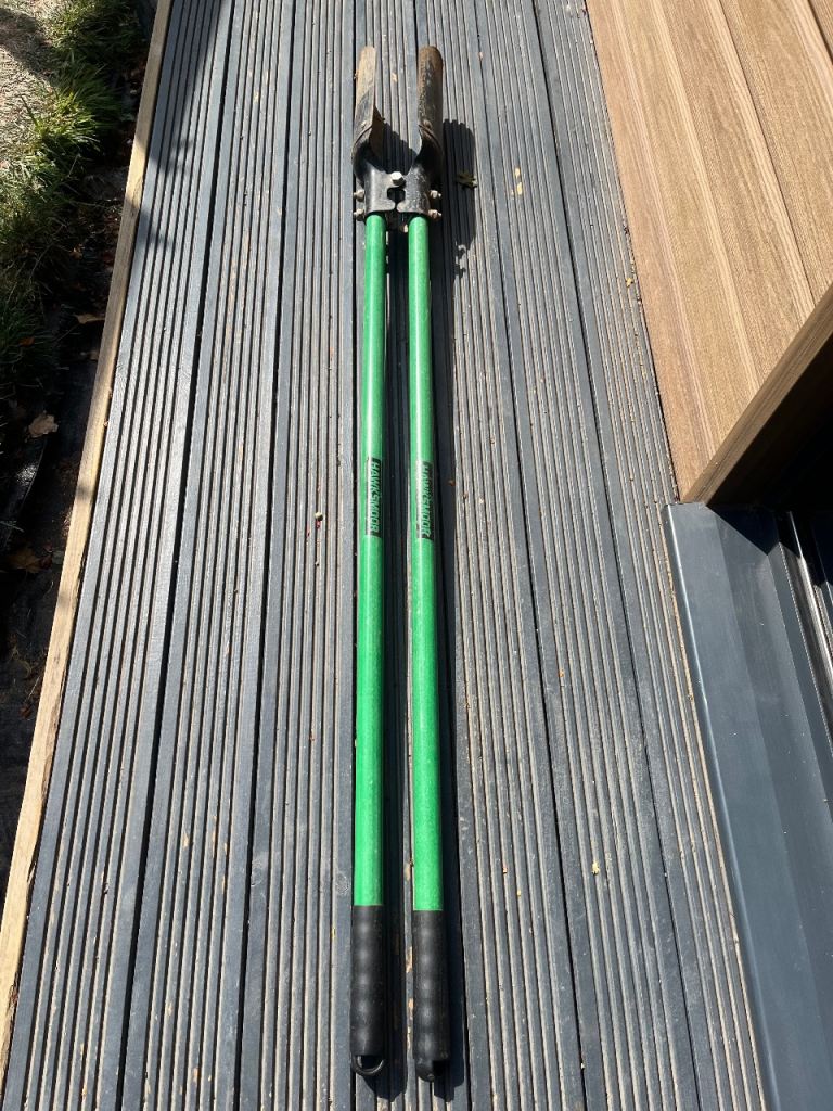Post hole digger