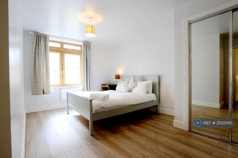 2 bedroom flat in Upper Marshall Street, Birmingham, B1 (2 bed) (#2522345)