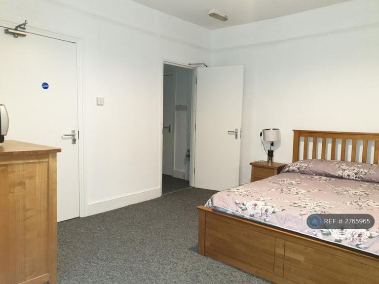 1 bedroom in Boundary Road, Chatham, ME4 (#2765965)