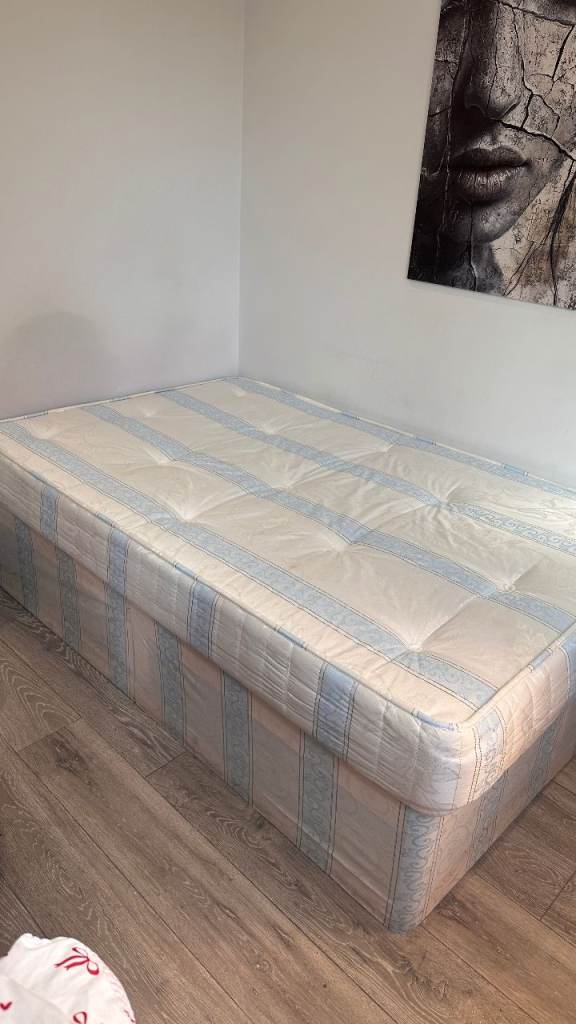 Single Bed with Mattress – Good Condition COLLECTION ONLY . NEED TO GO BY SATURDAY 