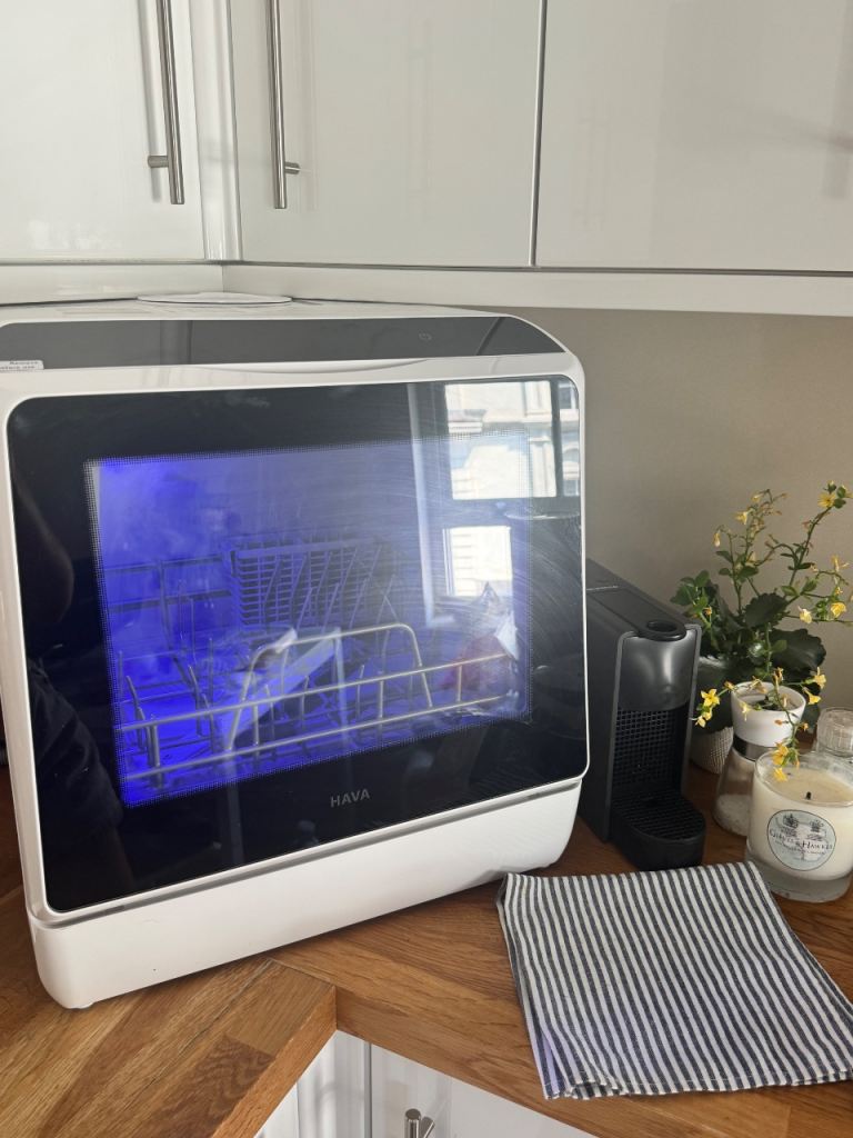 HAVA Compact Dishwasher – Feb 2026, Rarely Used, Excellent Condition – Moving Sale