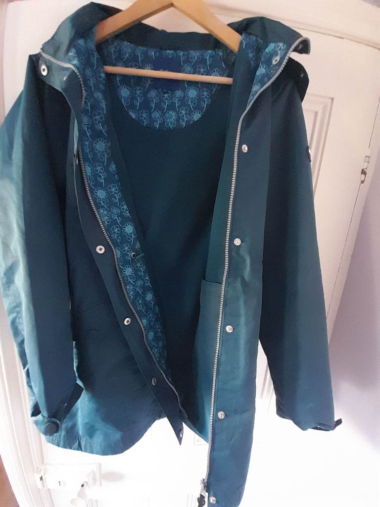 Women's Green Waterproof Jacket – Good Condition