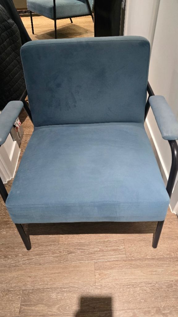 Wide blue arm chair / lounge chair 